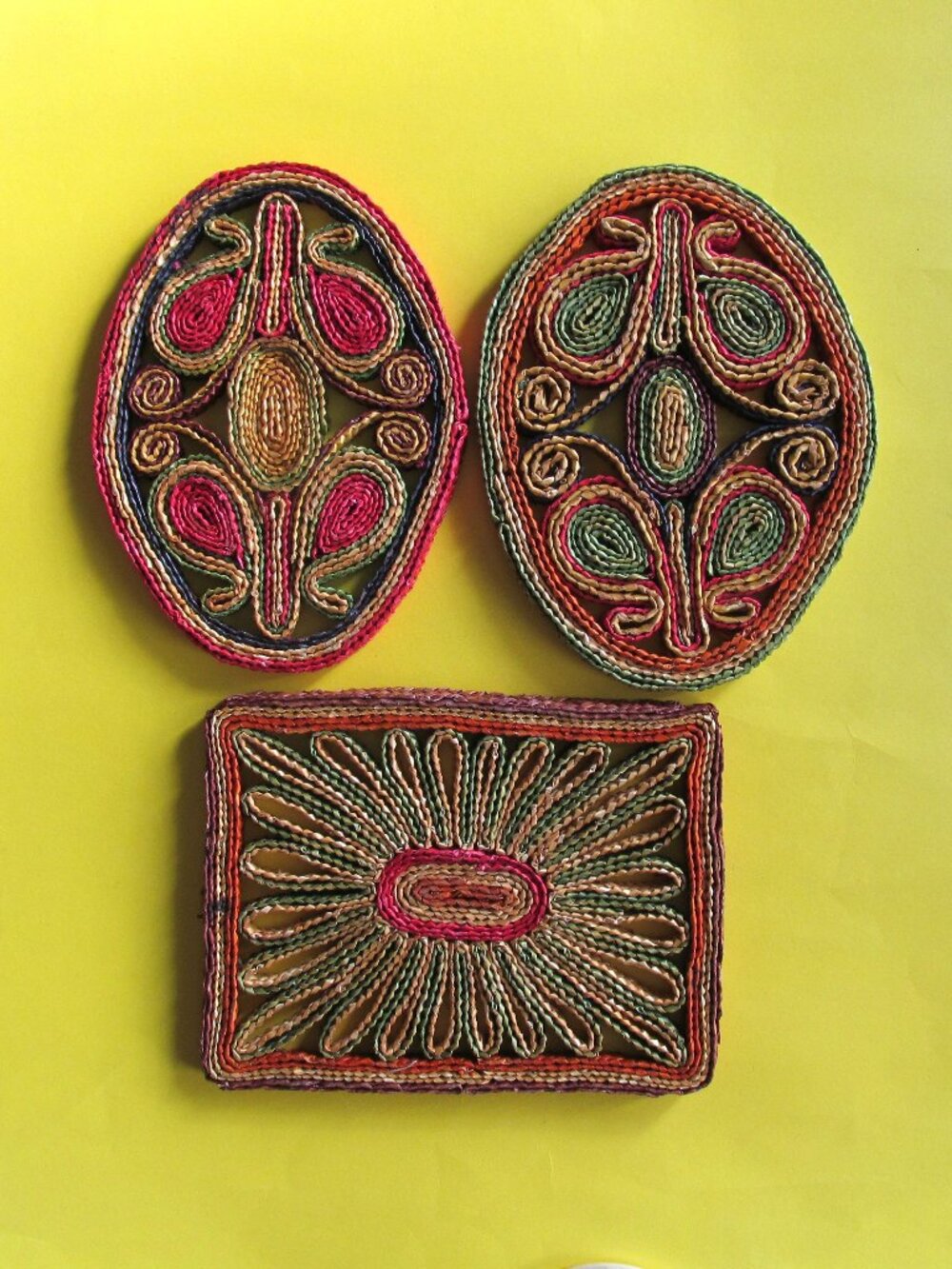Vintage Boho Oval Raffia Woven Trivet trio